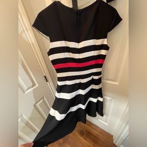 Anne Klein A line dress. Classic cut, eye catching design. Size 4.